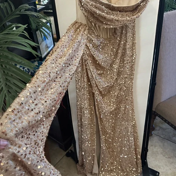 Elegant Gold Strapless Evening Gown - Picture 3 of 5